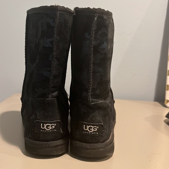 UGG boots, woman size 8, Black with some glisten - Picture 2 of 3